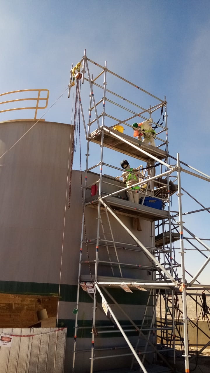 Montajes con andamios en estanques